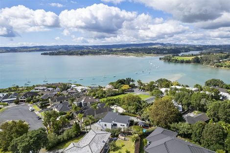 Photo of property in 13 Callender Place, Shelly Park, Auckland, 2014