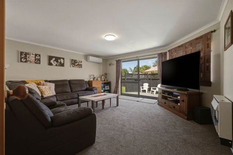 Photo of property in 11 Alpine Grove, Kelvin Grove, Palmerston North, 4414