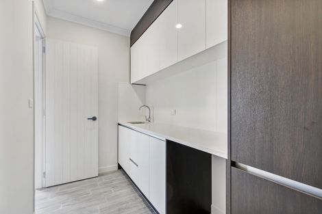 Photo of property in 51 Sunset Road, Totara Vale, Auckland, 0632