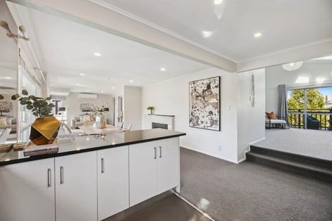 Photo of property in 19 Beach Road, Mellons Bay, Auckland, 2014