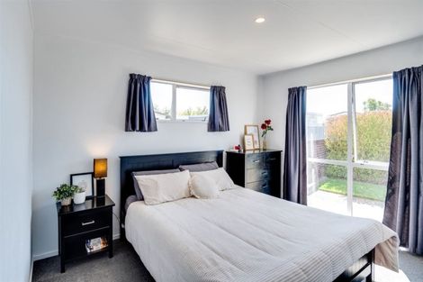 Photo of property in 28 Tait Drive, Greenmeadows, Napier, 4112