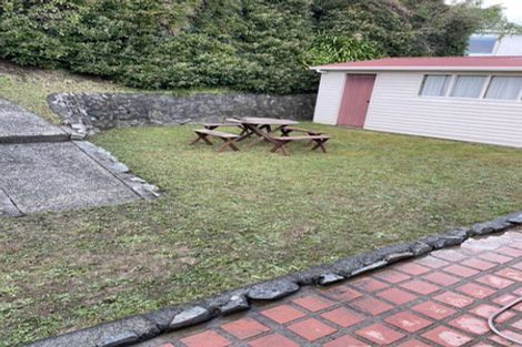 Photo of property in 19 Catherine Crescent, Paparangi, Wellington, 6037