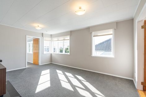 Photo of property in 5 Ngarimu Street, Roslyn, Palmerston North, 4414