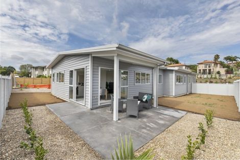 Photo of property in 49 Couldrey Crescent, Red Beach, 0932