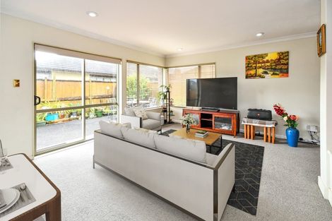 Photo of property in 28 Taka Street, Takanini, 2112