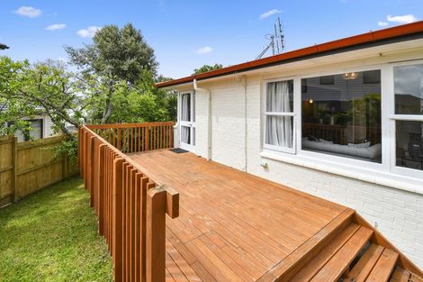 Photo of property in 16 Penruddocke Road, Half Moon Bay, Auckland, 2012