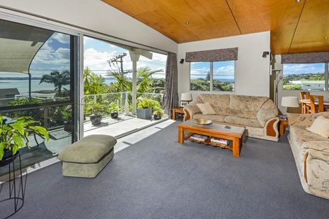 Photo of property in 2/19 Tindalls Bay Road, Tindalls Beach, Whangaparaoa, 0930