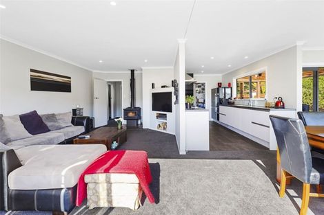 Photo of property in 6 Mayfair Place, Tawa, Wellington, 5028