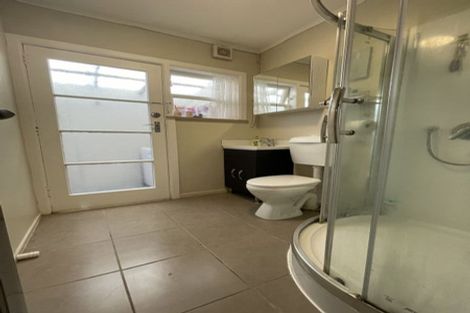 Photo of property in 1 Chartwell Avenue, Glenfield, Auckland, 0629