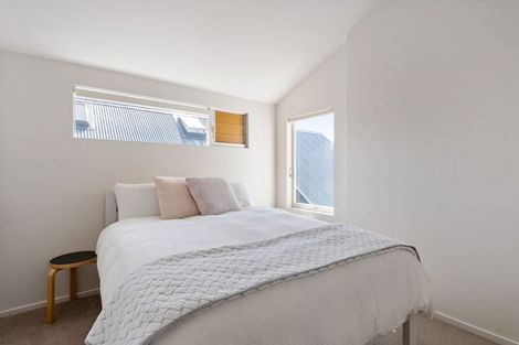 Photo of property in 52 Karepa Street, Brooklyn, Wellington, 6021