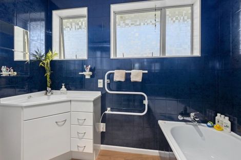 Photo of property in 54 Hillside Drive, Maoribank, Upper Hutt, 5018