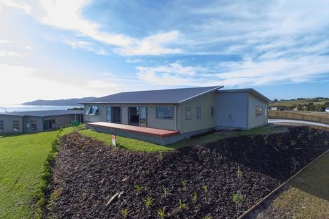 Photo of property in 3 Sunrise Place, Cable Bay, 0420