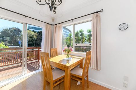 Photo of property in 1/18 Northcote Road, Takapuna, Auckland, 0622