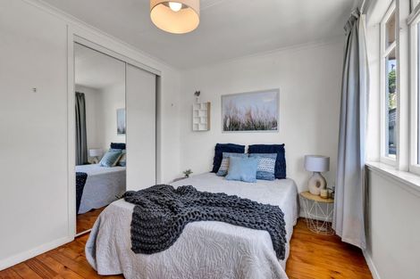 Photo of property in 1 Fairfax Terrace, Frankleigh Park, New Plymouth, 4310