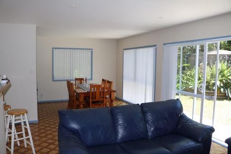 Photo of property in 18 Rewa Place, Russell, 0202