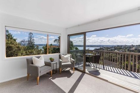 Photo of property in 53 Island Bay Road, Beach Haven, Auckland, 0626