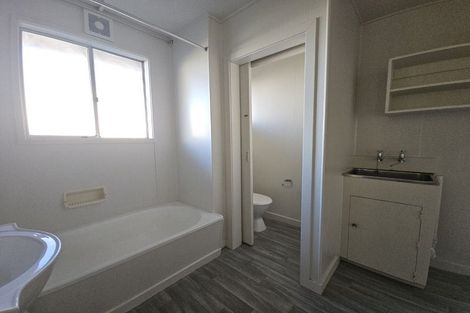 Photo of property in 3/35 Mana Esplanade, Paremata, Porirua, 5026