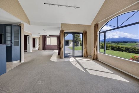 Photo of property in 311 Croydon Road, Midhirst, Stratford, 4394