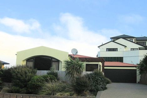 Photo of property in 18 Pendennis Point, Camborne, Porirua, 5026