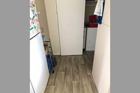 Photo of property in 3-5 Carbine Road, Mount Wellington, Auckland, 1060