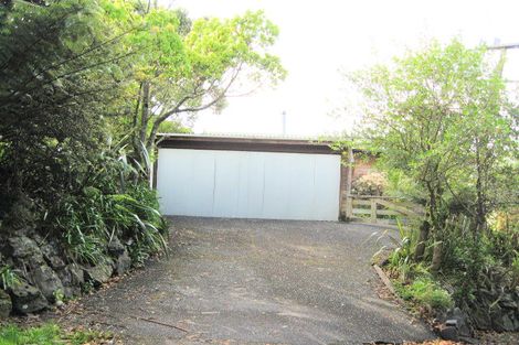 Photo of property in 2 Shirley Road, Parau, Auckland, 0604