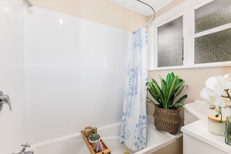 Photo of property in 8 Ngahue Crescent, Elsdon, Porirua, 5022