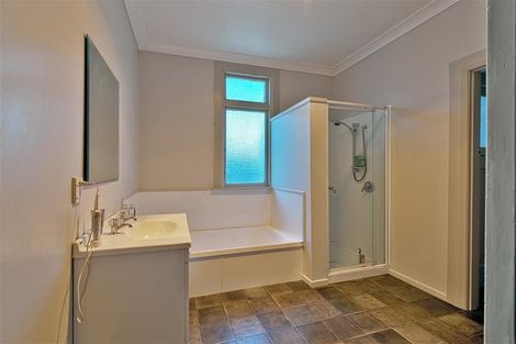 Photo of property in 53 Shakespeare Road, Bluff Hill, Napier, 4110