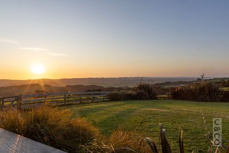 Photo of property in 457 Kiwitahi Road, Helensville, 0875