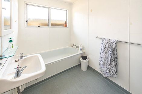 Photo of property in 90a Karaka Street, Castlecliff, Whanganui, 4501