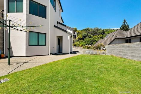 Photo of property in 12 Bunker Way, Strathmore Park, Wellington, 6022