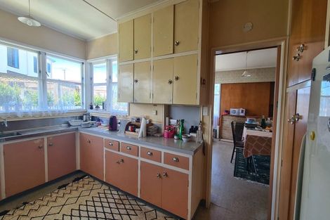 Photo of property in 17 Fox Street, Opunake, 4616