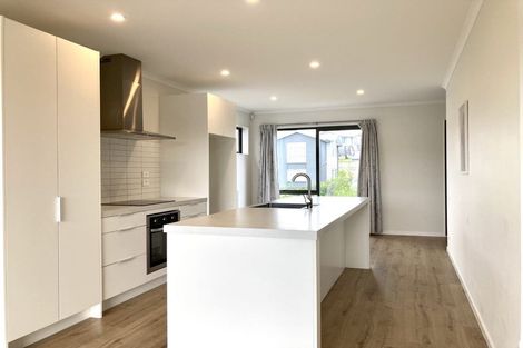 Photo of property in 66 Manutewhau Road, Massey, Auckland, 0614