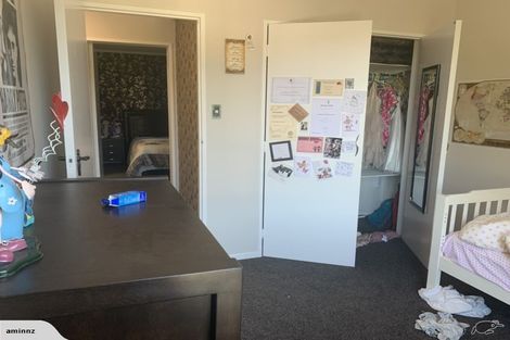 Photo of property in 27 Paddington Grove, Karori, Wellington, 6012