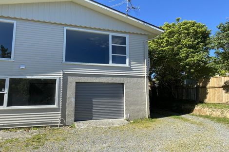 Photo of property in 15 Pekanga Road, Normandale, Lower Hutt, 5010