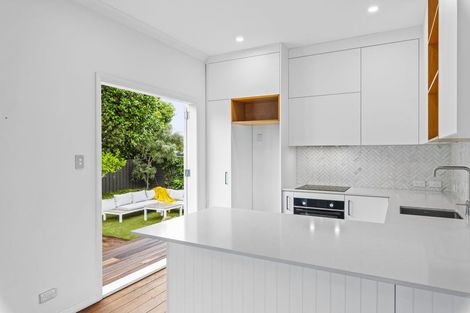 Photo of property in 50 Hollis Road, Paraparaumu Beach, Paraparaumu, 5032