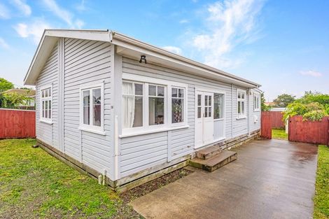 Photo of property in 10 Parakai Street, Paraparaumu, 5032