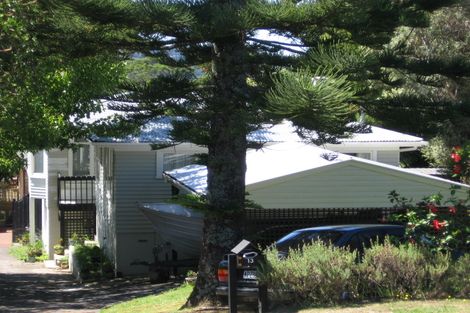 Photo of property in 1/13 Mayall Avenue, Beach Haven, Auckland, 0626