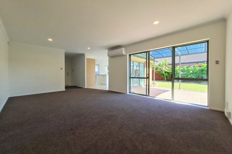Photo of property in 33 Sandwick Drive, Weymouth, Auckland, 2103
