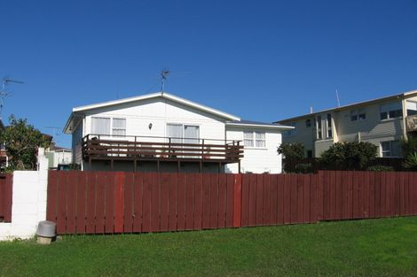 Photo of property in 18 Bodi Place, Te Atatu South, Auckland, 0610