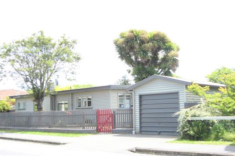 Photo of property in 8 Reeves Road, Opawa, Christchurch, 8023