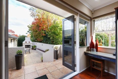 Photo of property in 28 Newcastle Street, Hokowhitu, Palmerston North, 4410