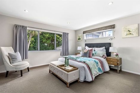 Photo of property in 280a East Coast Road, Forrest Hill, Auckland, 0620