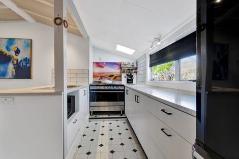 Photo of property in 47 Kings Avenue, Waikuku Beach, 7402