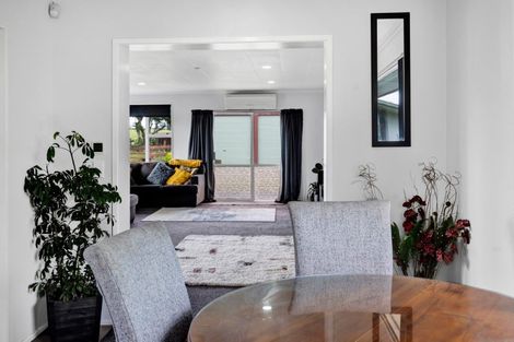 Photo of property in 540 Finnerty Road, Cardiff, Stratford, 4391