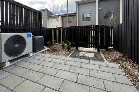 Photo of property in 4/476 West Coast Road, Glen Eden, Auckland, 0602