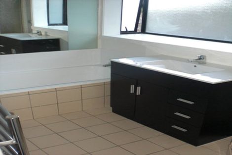 Photo of property in 1/73a Beresford Street, Bayswater, Auckland, 0622