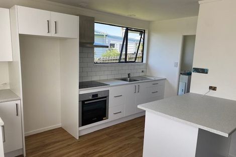 Photo of property in 1/98 Titirangi Road, New Lynn, Auckland, 0600