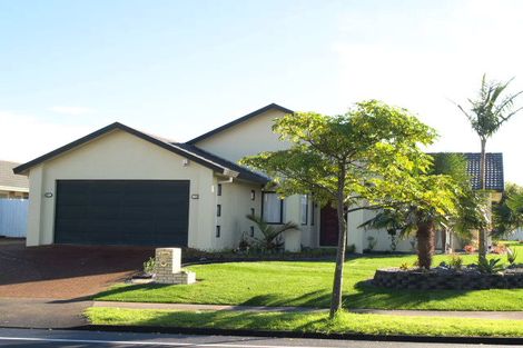 Photo of property in 132 Golfland Drive, Golflands, Auckland, 2013