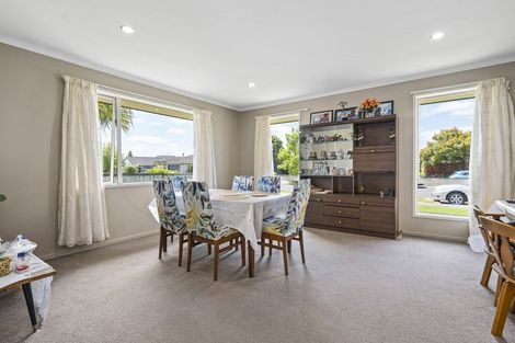 Photo of property in 10 Madison Street, Cambridge, 3434