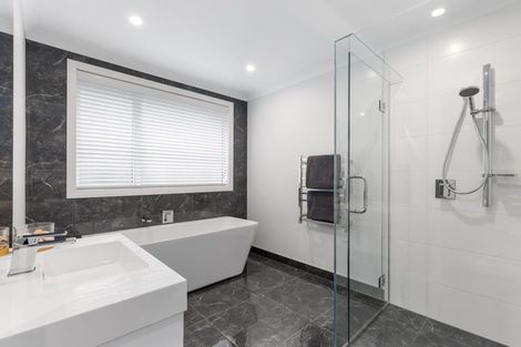 Photo of property in 8 Benmore Crescent, Pyes Pa, Tauranga, 3112